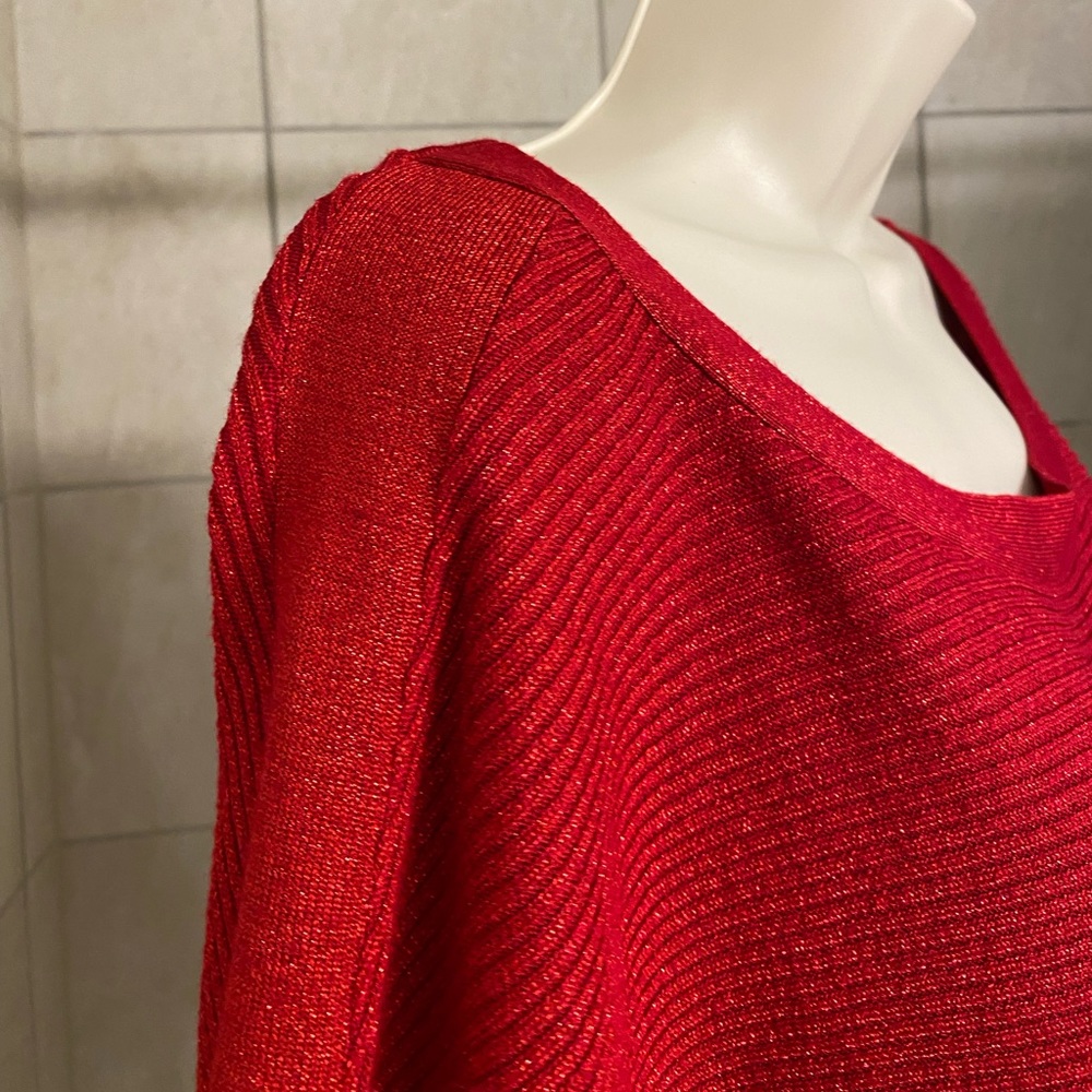 NWOT I.N. Studio red dolman-style sleeve top, size Petite Large - Picture 3 of 7